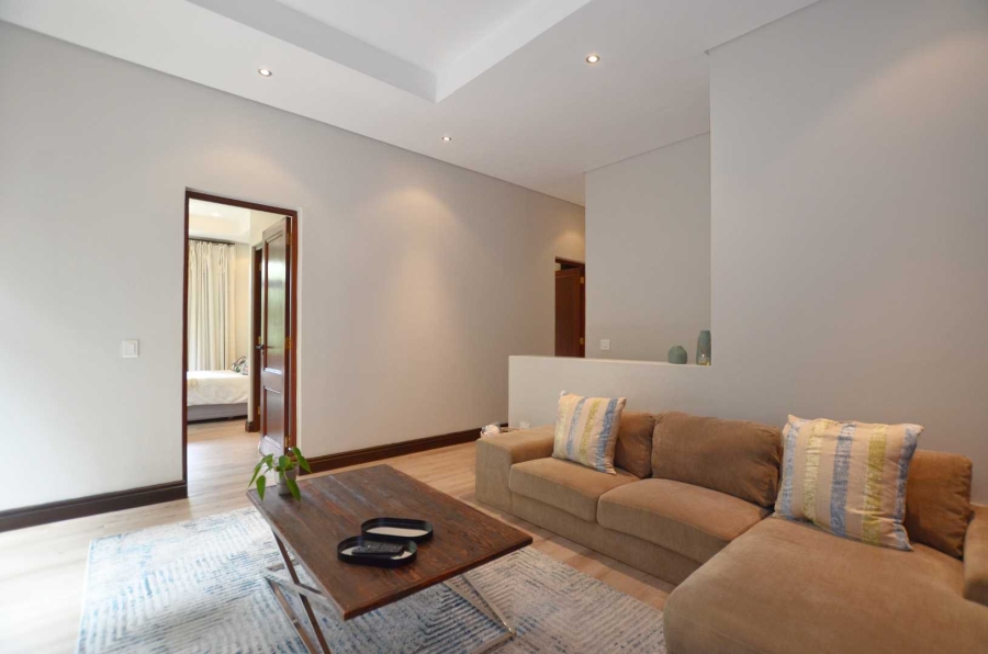 5 Bedroom Property for Sale in Kanonberg Western Cape